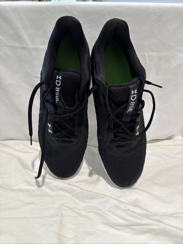 Scarpe con tacchetti under - con,