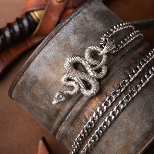 Collana ciondolo serpente