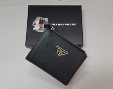 Portafoglio Prada  Saffiano di colore nero con logo a triangolo...elegante 