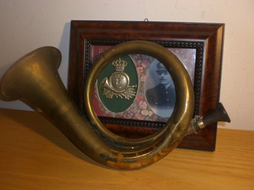 Corno tromba postino ufficio - postino,