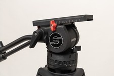 Testa video professionale Sachtler 15Sb+treppiedi in alluminio, Tutto come nuovo