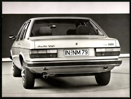 Fotografia auto audi 100 - fotografia,
