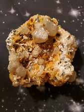 Cerussite, Barite su roccia di