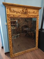 Grande e bella specchiera