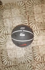 Pallone da basket Nike  uomo e donna palla Playground  allenamento