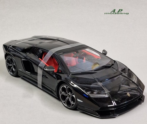 Modellino auto scala 18 - auto, 1/18