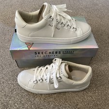 SKECHERS Los Angeles Side