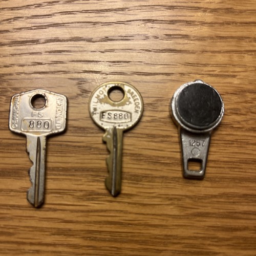 Vintage 880 keys - fs,