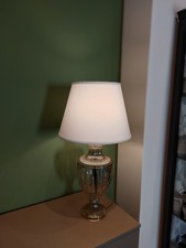 Lampada da tavolo elegante in