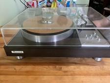 Pioneer PLC 590 turntable with