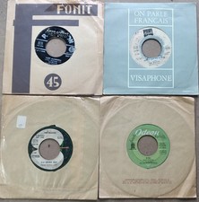 VINILI A 45 GIRI DEI BEATLES ANNI 60 CON COPERTINE GENERICHE