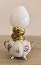 Vintage Lampada ad Olio in Porcellana con Decoro Floreale Giapponese