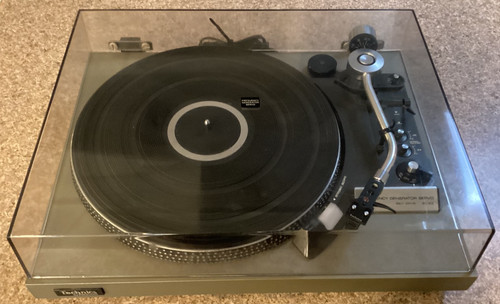 Technics turntable with - sl-23,