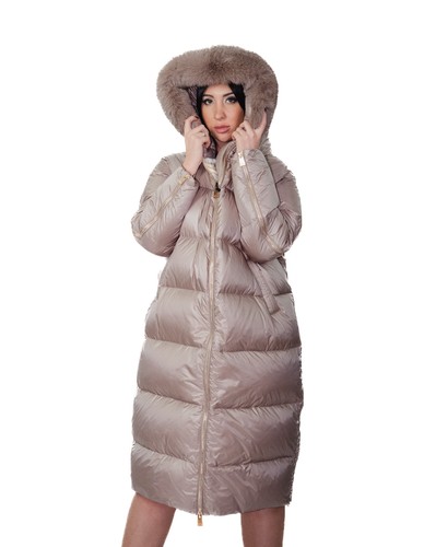 Piumino modello scampanato
