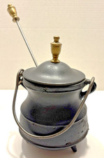 Antica pentola a calderone in