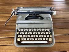 Macchina da Scrivere OLIVETTI