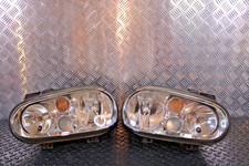 Volkswagen GOLF IV SERIE 1998 2004 5 PORTE FARI ANTERIORI DESTRO E SINISTRO
