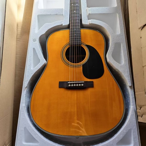 Chitarra acustica
