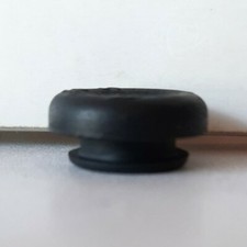 AUTO D'EPOCA GOMMINO PASSACAVI -PIRELLI- FORO CAVI DIAM. MM.6 (VEDI MISURE/FOTO)