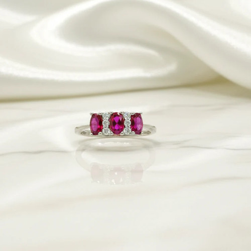 Anello trilogy con pietre