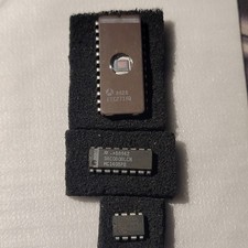 Lotto Chip Rari Vintage - EPROM Ceramica ETC2711Q, Microcontrollore PIC, DAC