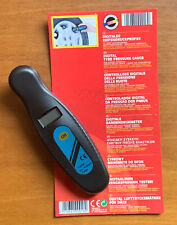 Manometro digitale per misurare la pressione delle gomme