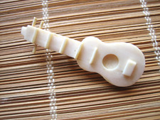 Chitarra Anni'70.Spilla Gemma