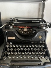 Macchina da scrivere Olivetti