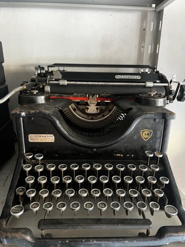 Macchina scrivere olivetti - da,