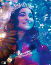 Foto Iman Vellani autografata 11x14 Ms Marvel firmata Beckett BAS testimone