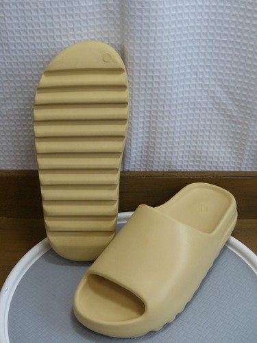 Adidas yeezy slide - yeezy, bone