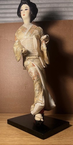 Bambola geisha giapponese