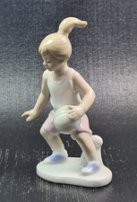 morena statuina porcellana giocatrice di basket h 11 cm