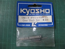 KYOSHO UM5 GEAR SHAFT SET-EJES