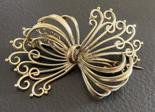 Grazioso Antico Color Oro Spilla (K8)