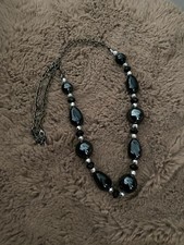 Metallic beads necklace black
