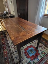 Tavolo in legno di pioppo di