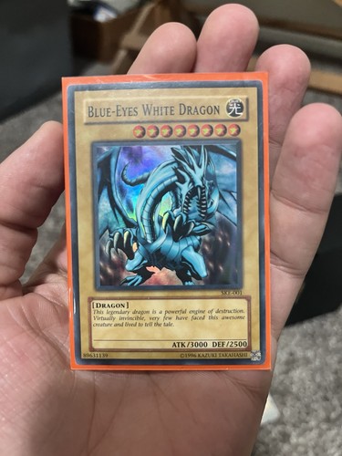 Drago bianco occhi - yu-gi-oh!,