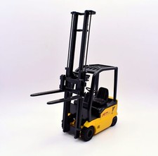 Modellino muletto scala 1:25 OM X E18 Old cars modellismo statico usati asta