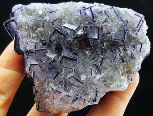 Esemplare minerale cristallo
