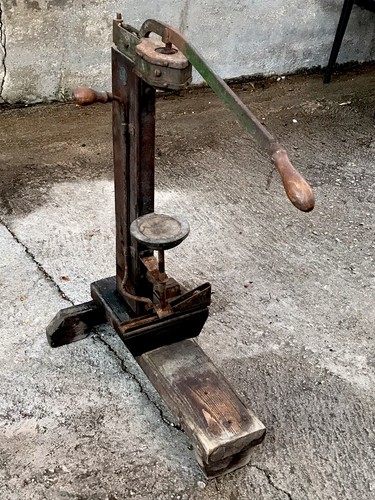 Tappatrice legno antica per - in,