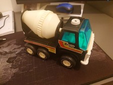 Camion giocattolo latta