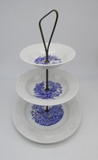 Alzata vintage 3 piani con piatti ceramica Laveno blu e bianco