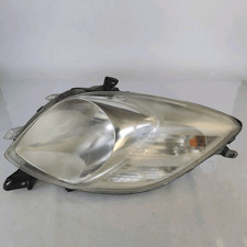 811700D120 Proiettore SX TOYOTA YARIS 1.3 16V (FRP) Ber. 3p/b/1298cc