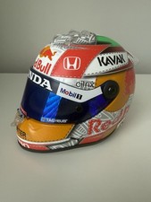 Casco Sergio Pérez #11 1/2 GP