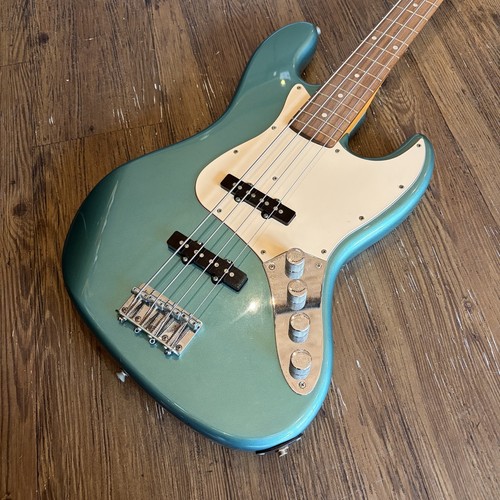 Basso elettrico squier - basso, by