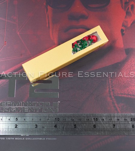 Hot toys 800 terminator - hot,