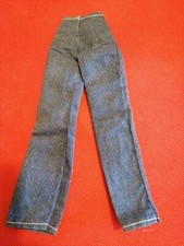 Vetements poupee barbie