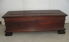 Cassapanca antica in noce