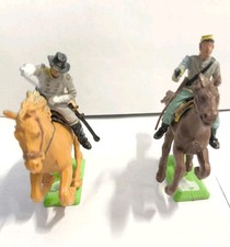 Lotto 2 Soldatini Britains LTD